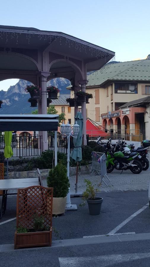 Hotel Restaurant Glaizette LʼArgentière-la-Bessée المظهر الخارجي الصورة